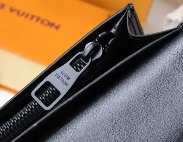 LV Wallets 4178G-0121