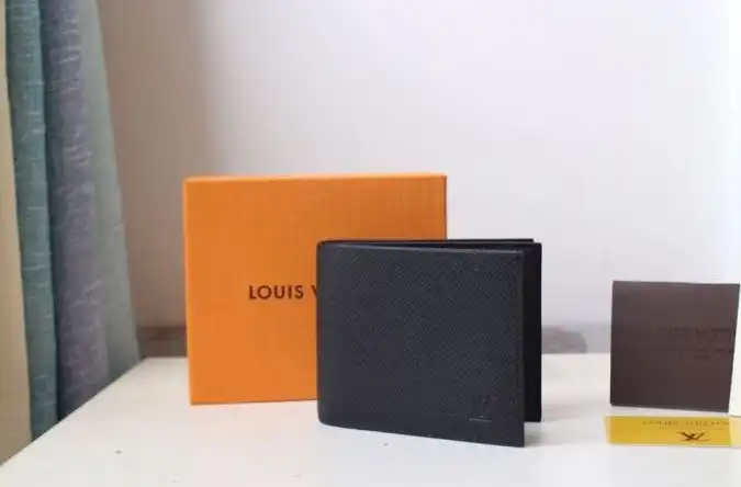 LV Wallets 4178G-0124