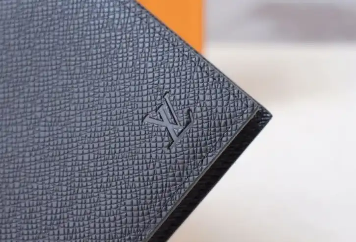 LV Wallets 4178G-0124