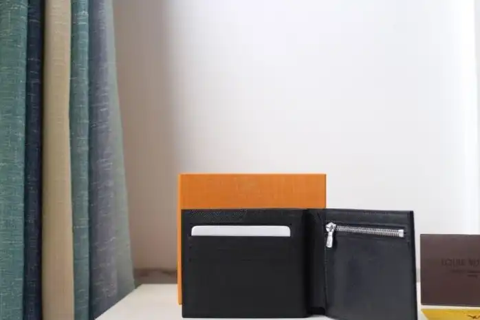 LV Wallets 4178G-0125