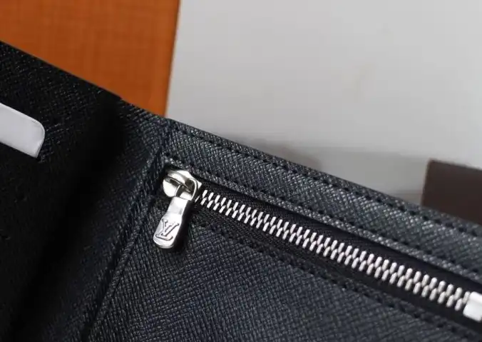 LV Wallets 4178G-0125