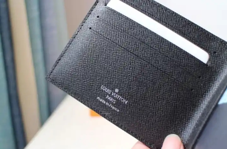 LV Wallets 4178G-0125