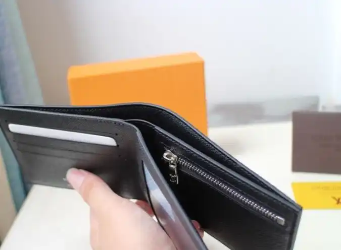 LV Wallets 4178G-0125