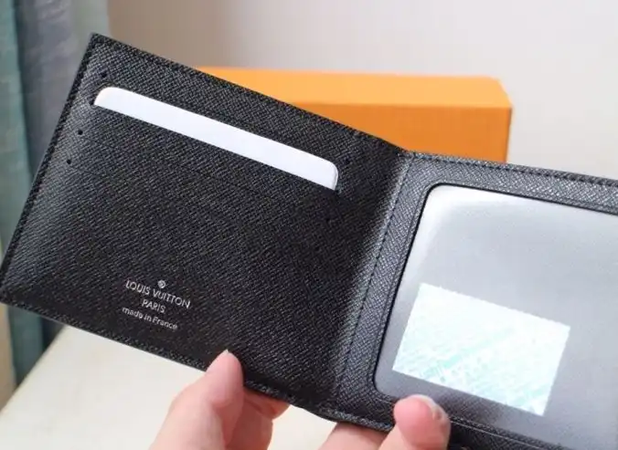 LV Wallets 4178G-0127