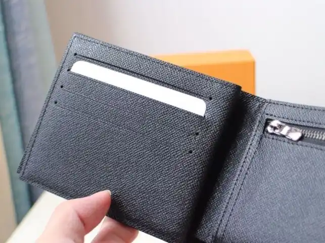 LV Wallets 4178G-0127