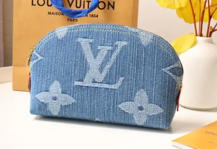 LV Wallets 4178G-0134