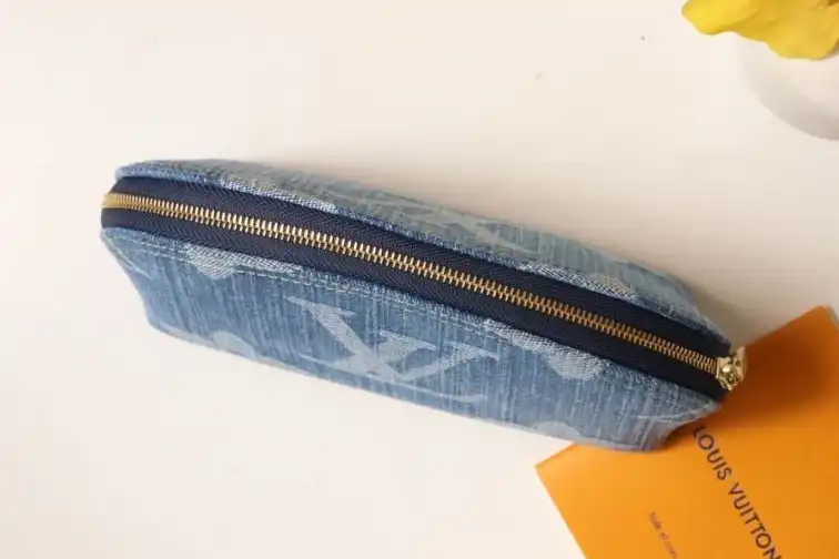 LV Wallets 4178G-0134