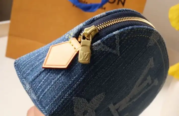 LV Wallets 4178G-0134