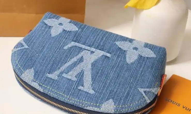 LV Wallets 4178G-0134