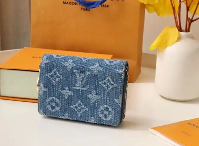 LV Wallets 4178G-0135