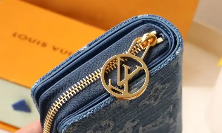 LV Wallets 4178G-0135