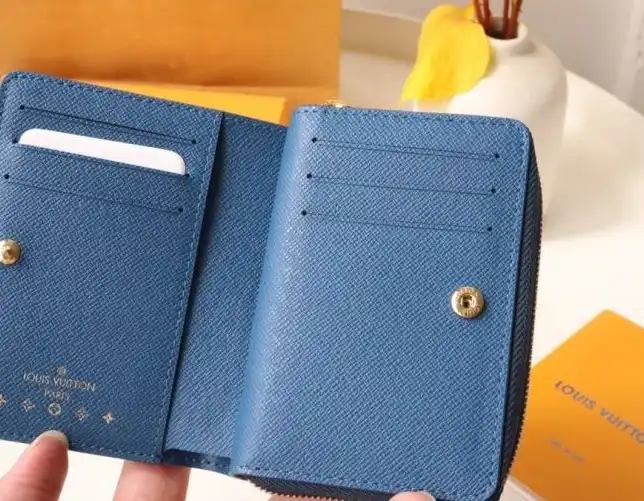 LV Wallets 4178G-0135