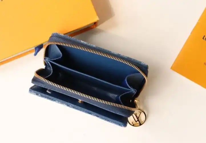 LV Wallets 4178G-0135