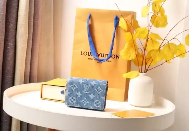 LV Wallets 4178G-0135