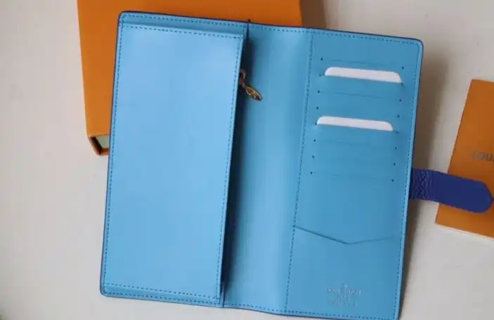 LV Wallets 4178G-0140