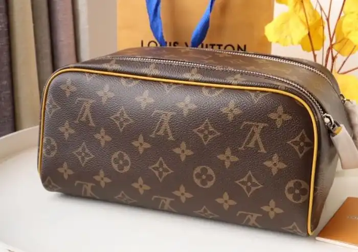 LV Cosmetic Bags 4178G-0141