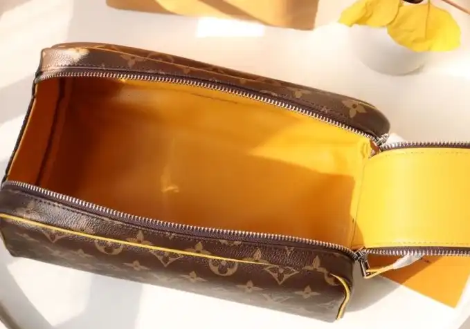 LV Cosmetic Bags 4178G-0141