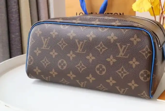 LV Cosmetic Bags 4178G-0142