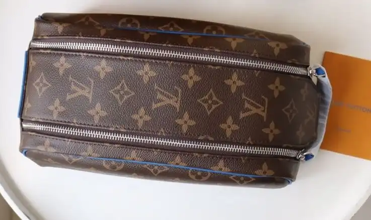 LV Cosmetic Bags 4178G-0142