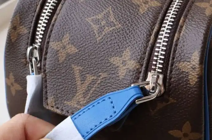 LV Cosmetic Bags 4178G-0142