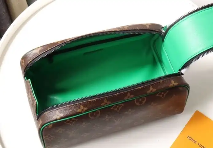 LV Cosmetic Bags 4178G-0143