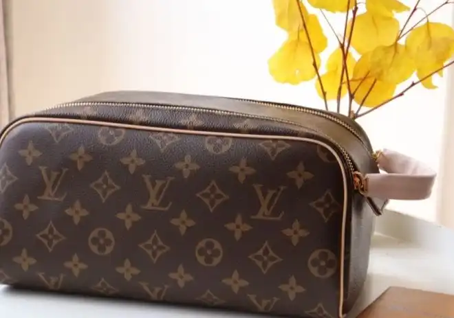 LV Cosmetic Bags 4178G-0144