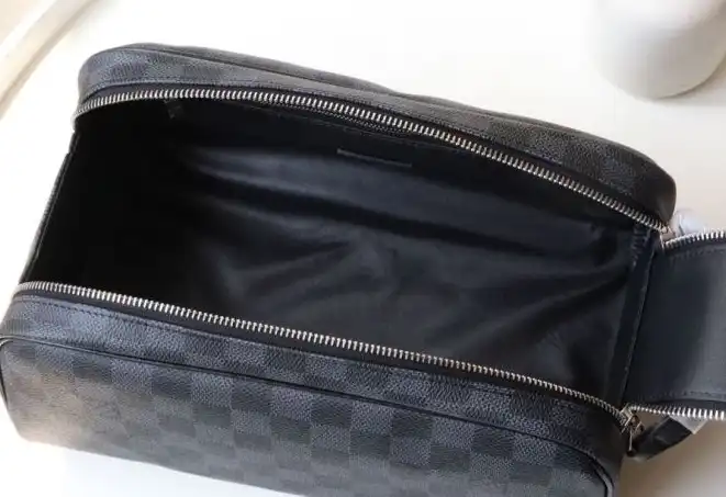 LV Cosmetic Bags 4178G-0145