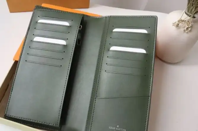LV Wallets 4178G-0149
