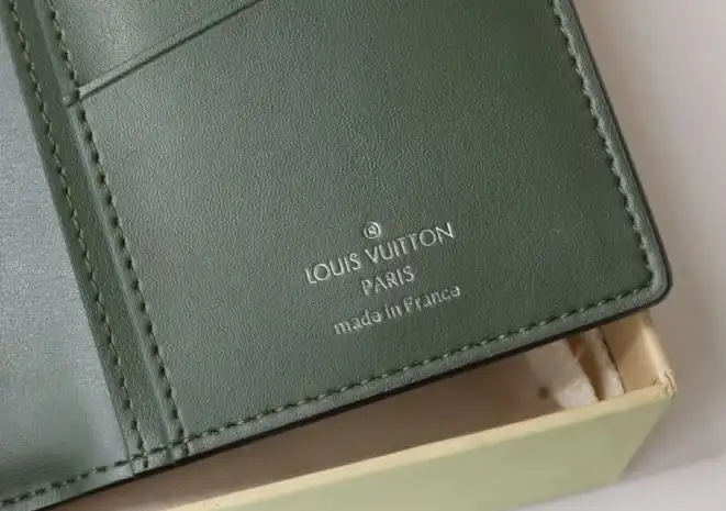 LV Wallets 4178G-0149