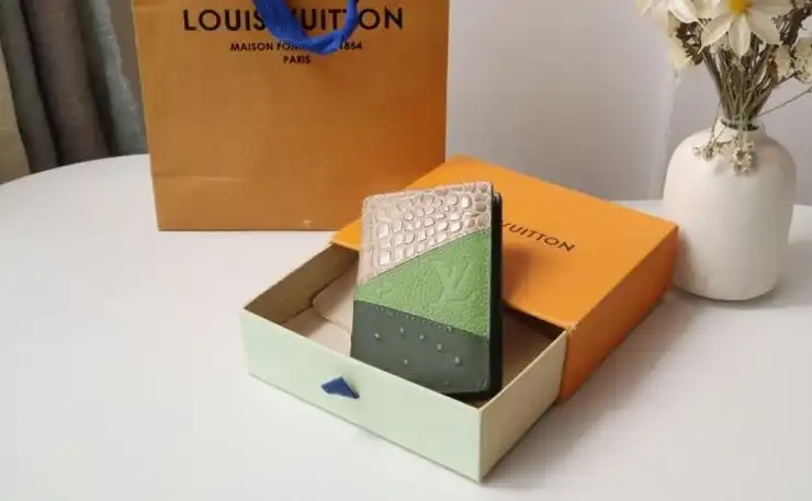 LV Wallets 4178G-0151