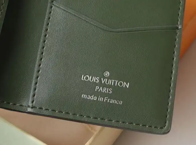 LV Wallets 4178G-0151