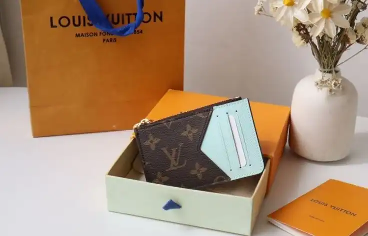 LV Wallets 4178G-0154