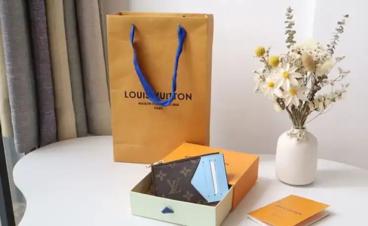 LV Wallets 4178G-0156