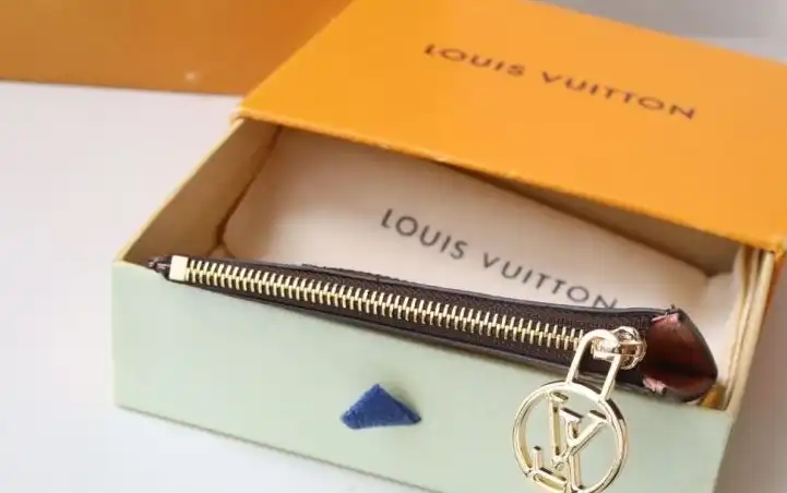 LV Wallets 4178G-0157