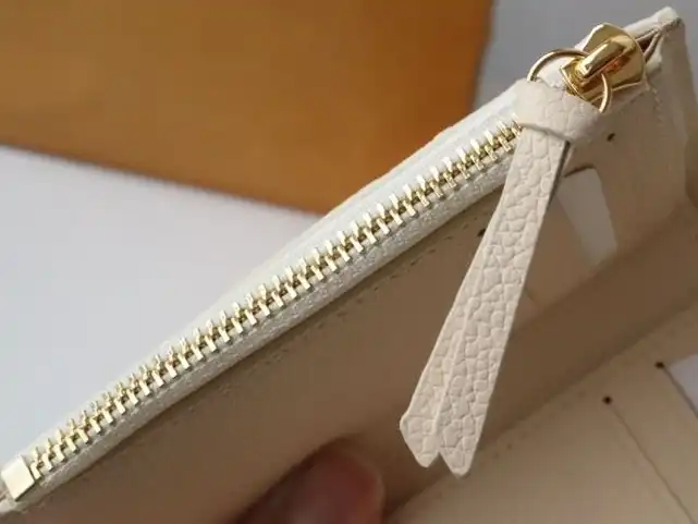 LV Wallets 4178G-0159