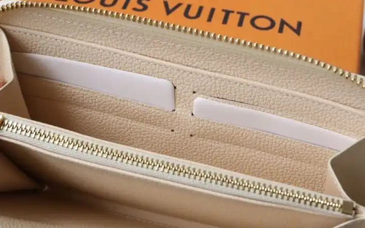 LV Wallets 4178G-0160