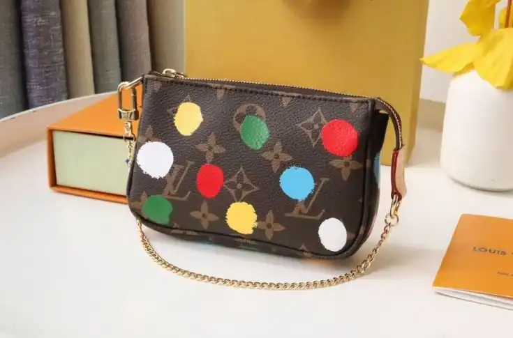LV Wallets 4178G-0175