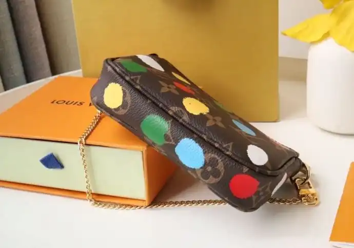 LV Wallets 4178G-0175