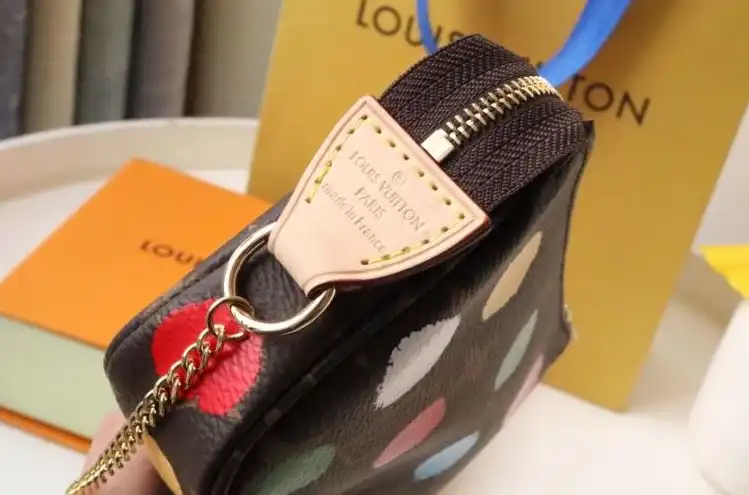 LV Wallets 4178G-0175