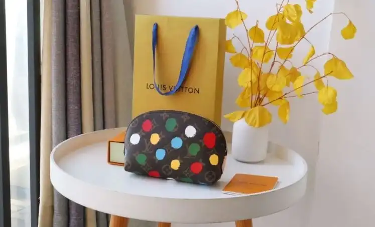 LV Wallets 4178G-0176