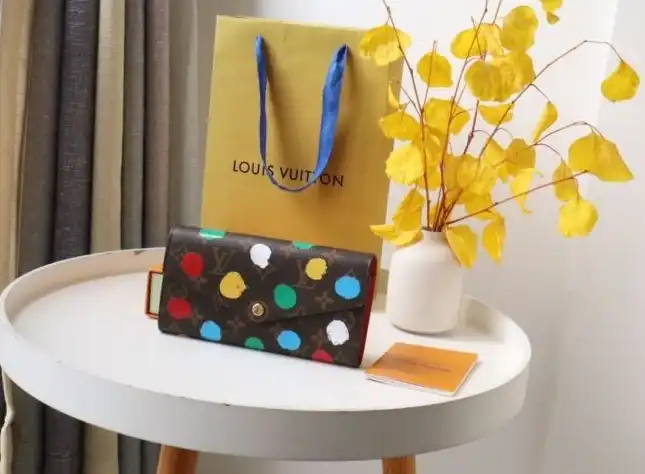 LV Wallets 4178G-0177