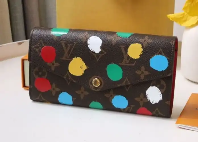LV Wallets 4178G-0177