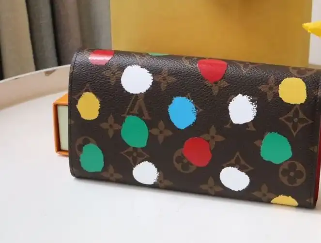 LV Wallets 4178G-0177