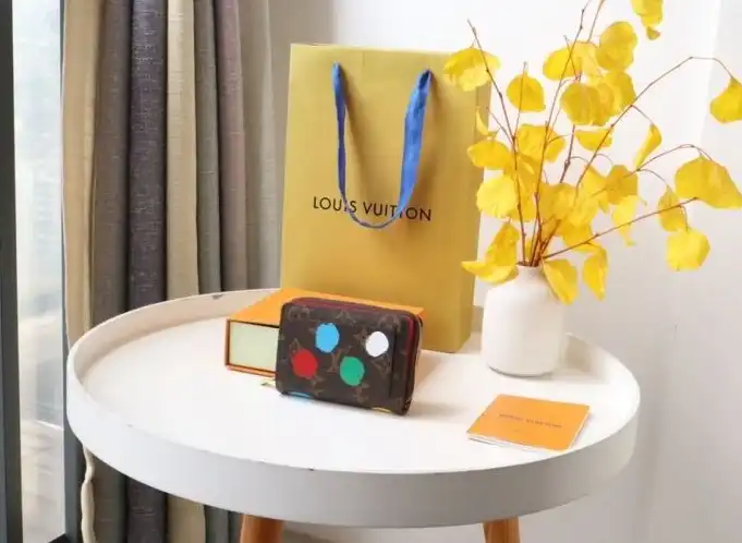 LV Wallets 4178G-0179