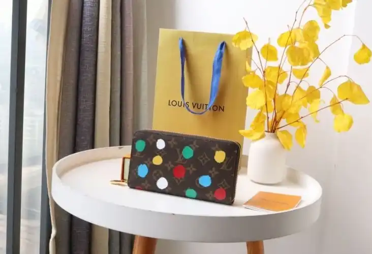 LV Wallets 4178G-0180