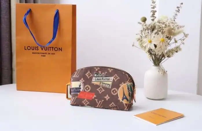 LV Wallets 4178G-0185