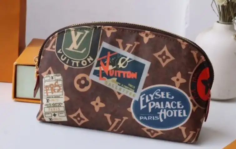 LV Wallets 4178G-0185