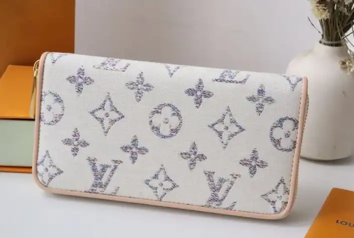 LV Wallets 4178G-0186
