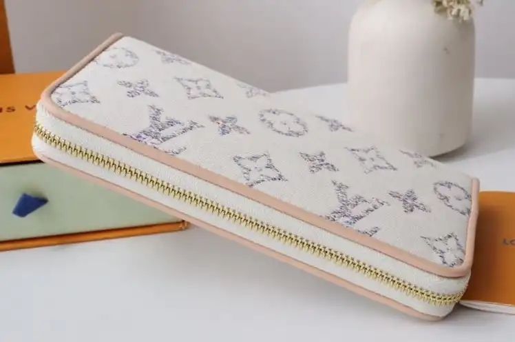 LV Wallets 4178G-0186
