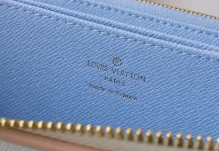 LV Wallets 4178G-0186
